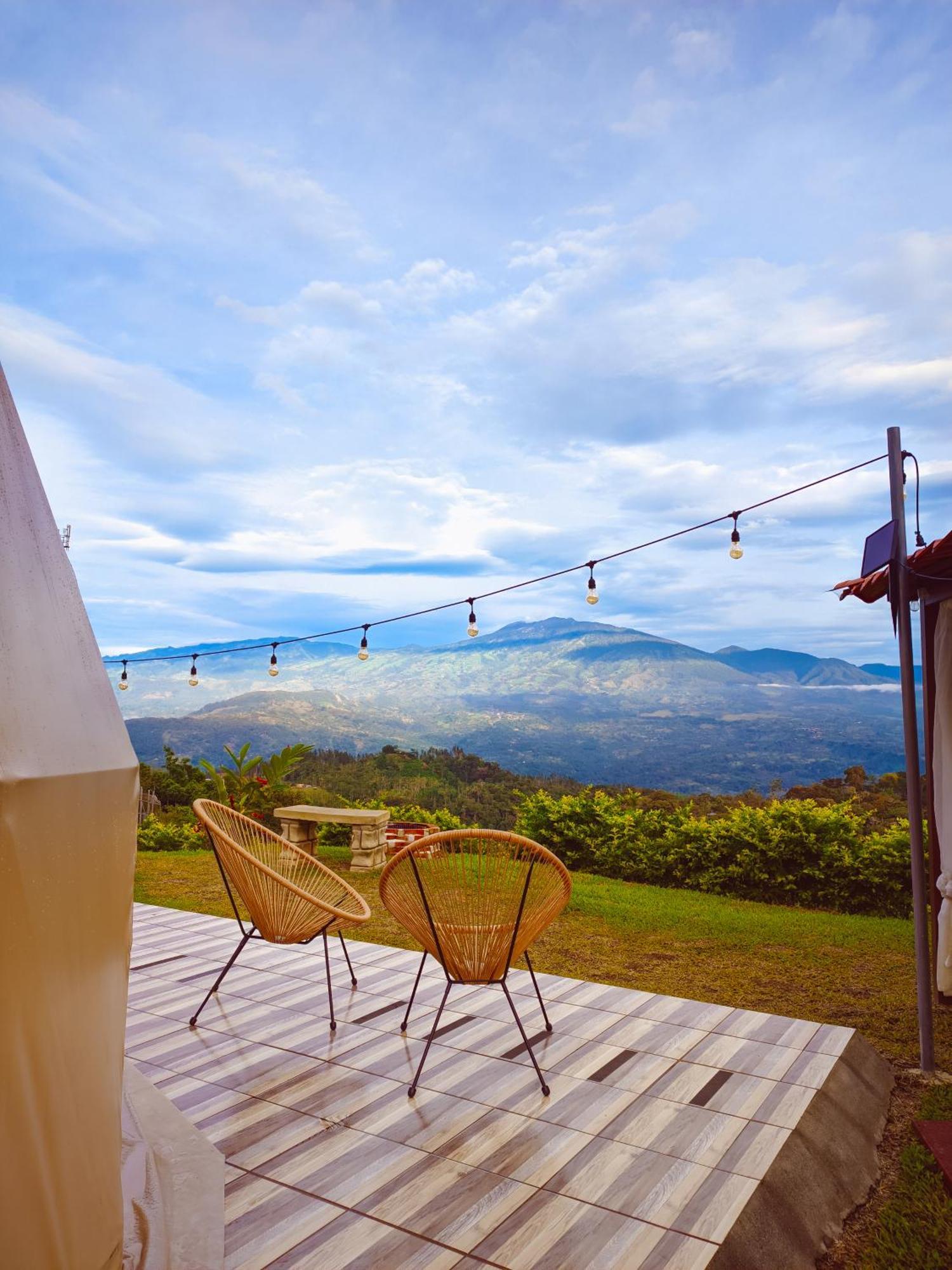 Las Colinas Glamping Turrialba Bagian luar foto